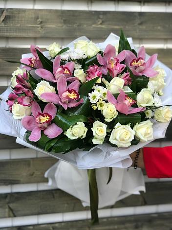 Букет цветов из: Розы и Хризантемы в Южно-Сухокумске