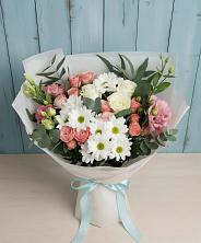 Букет цветов из:  Розы, Лизиантусы и Хризантемы в Южно-Сухокумске