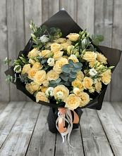 Букет цветов из:  Розы и Лизиантусы в Южно-Сухокумске