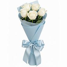 Букет 5 Белых роз Проуд в Южно-Сухокумске