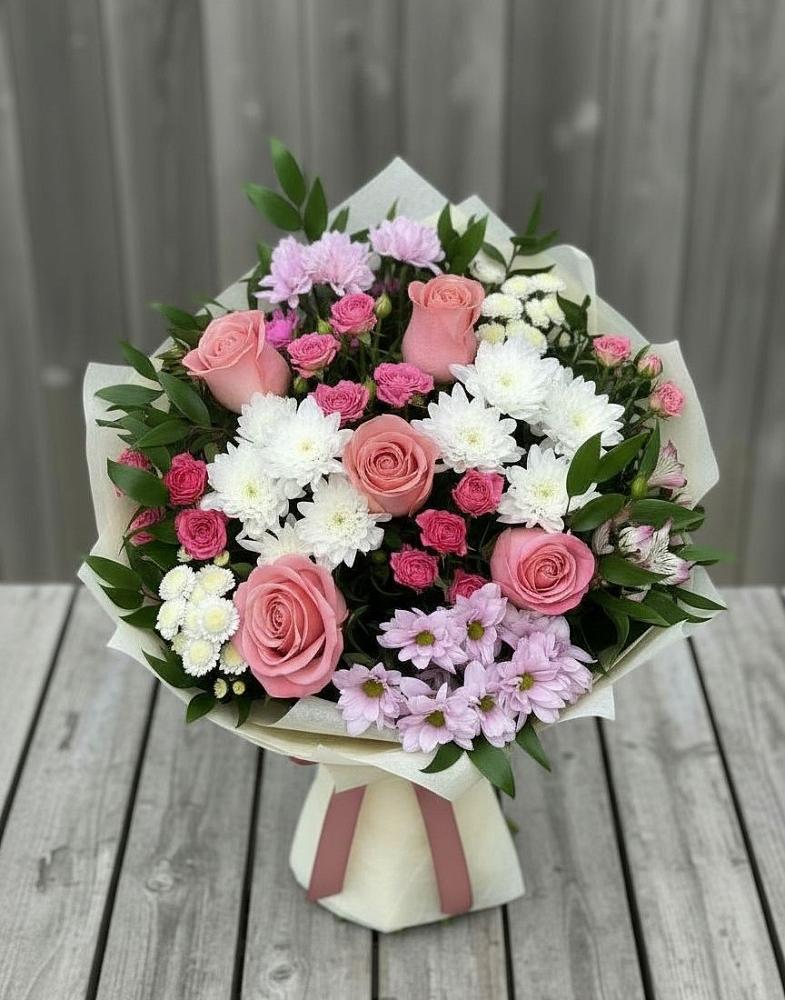 Букет цветов из: Альстромерии, Гвоздики, Розы и Хризантемы в Южно-Сухокумске