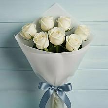 Букет 7 Белых роз Эдлесс Лав в Южно-Сухокумске