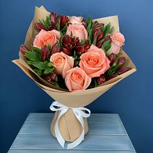 Букет цветов из:  Розы и Альстромерии в Южно-Сухокумске