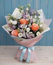 Букет цветов из:  Лизиантусы, Розы, Альстромерии и Гипсофила в Южно-Сухокумске