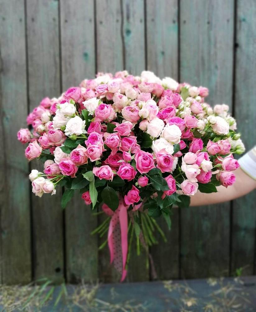Букет Розовые кустовые розы Натали и Лав Лидия в Южно-Сухокумске