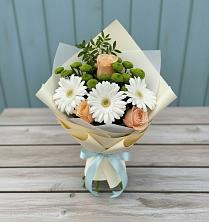 Букет цветов из:  Герберы, Розы и Хризантемы в Южно-Сухокумске