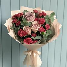 Букет цветов из:  Гвоздики и Розы в Южно-Сухокумске
