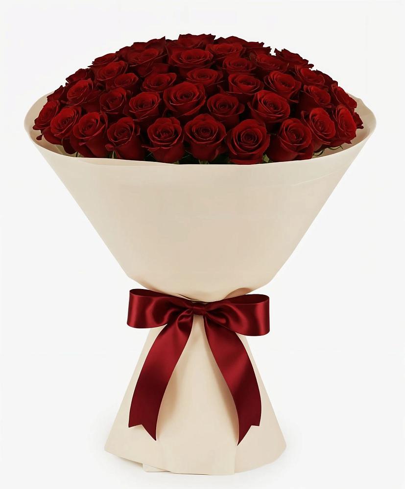 Букет 101 Бордовая роза Блэк Бакарра в Южно-Сухокумске