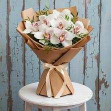 Букет цветов из:  Орхидеи и Розы в Южно-Сухокумске